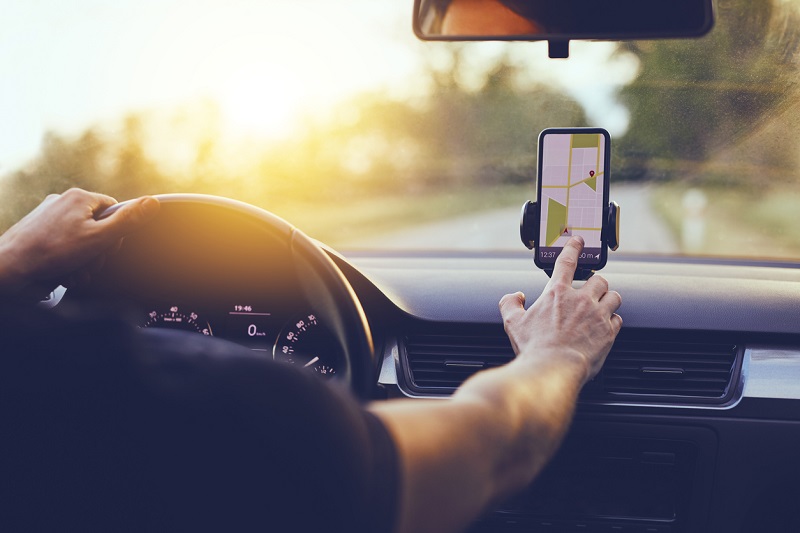 GPS do celular em uma viagem de carro
