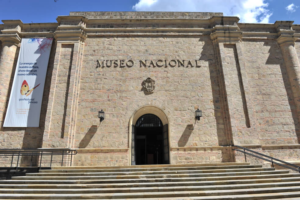 Entrada do Museu Nacional da Colômbia em Bogotá
