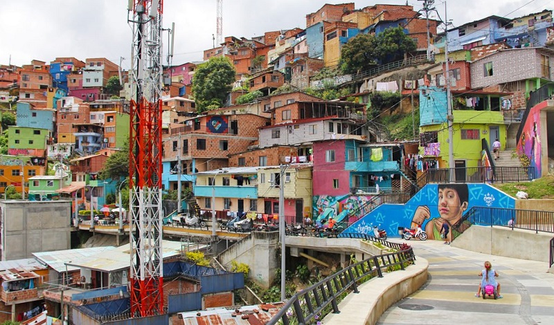 Colorido da cidade de Medellín na Colômbia