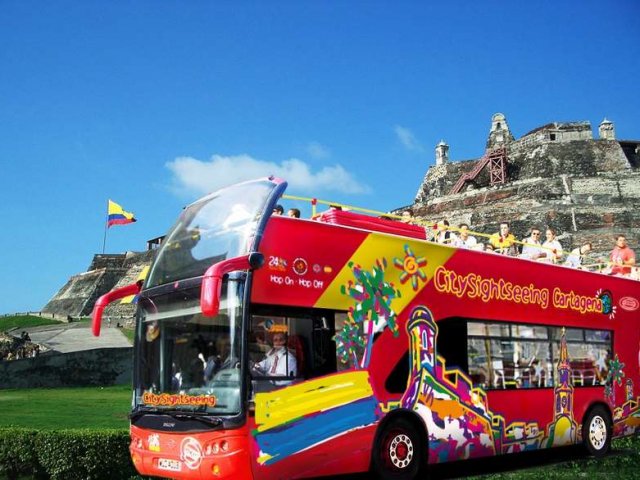 Passeio de ônibus turístico em Cartagena