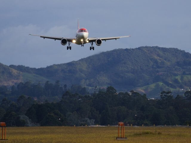 Quanto custa uma passagem aérea para Medellín