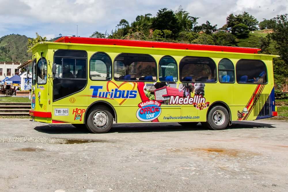 Ônibus turístico TuriBus em Medellín