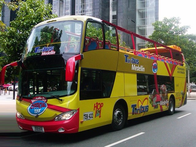 Passeio de ônibus turístico em Medellín
