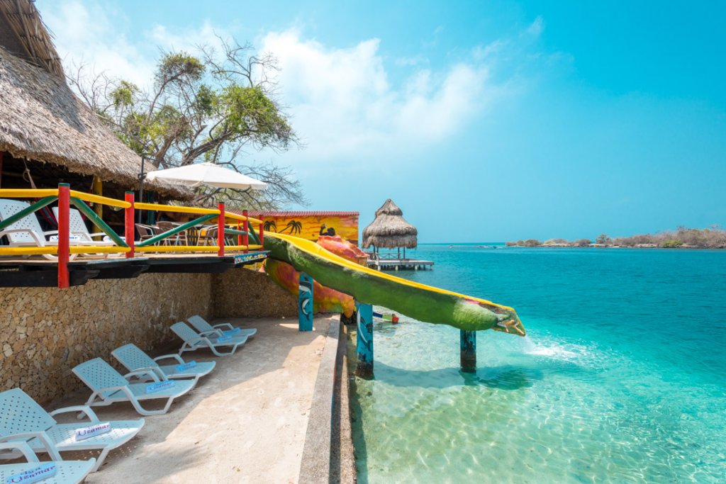 Estrutura da praia em Islas del Rosario em Cartagena