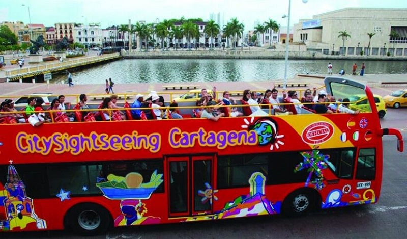 Passeio de ônibus turístico em Cartagena na Colômbia