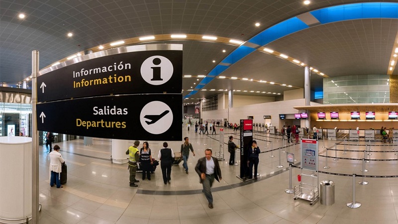 Interior do Aeroporto de Bogotá