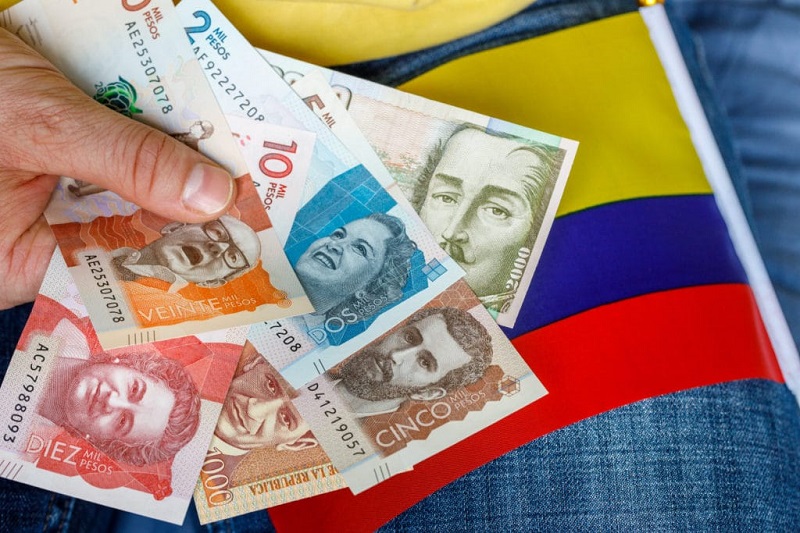 Pesos colombianos em espécie