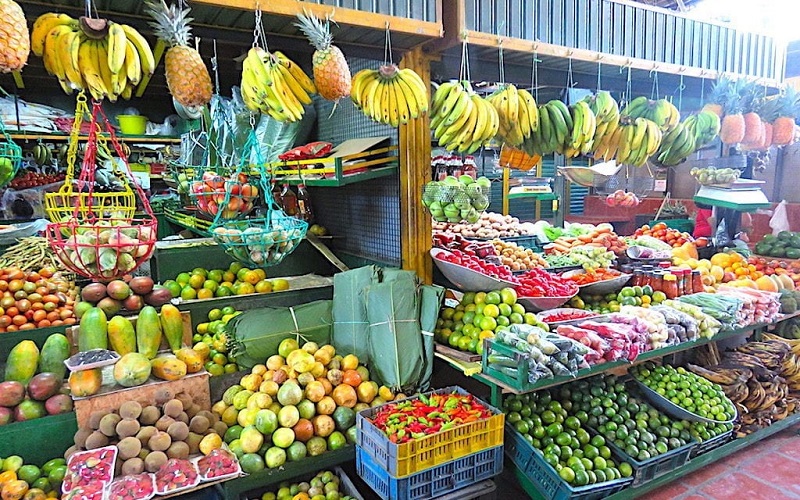 Frutas na Plaza Minorista em Medellín