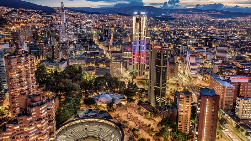 Anoitecer na cidade de Bogotá