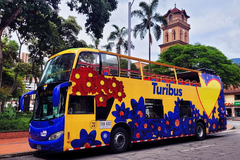 Ônibus turístico em Medellín
