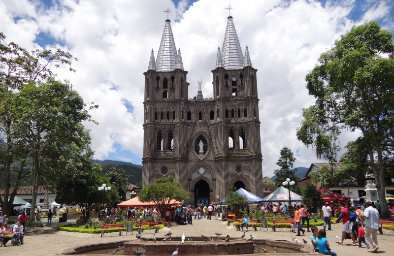 Basílica Menor de la Inmaculada Concepción em Manizales