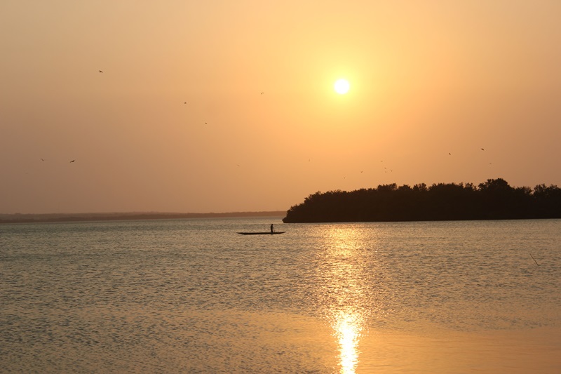 Pôr do sol visto da Bocas de Ceniza em Barranquilla